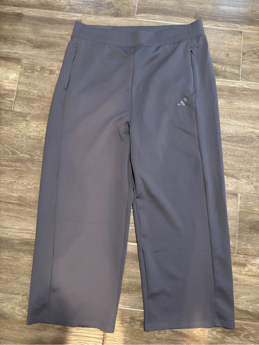 Adidas Women's Gray Strata Athletic Cropped Pants Zip Pocket Sz 2XL Sz 24-26